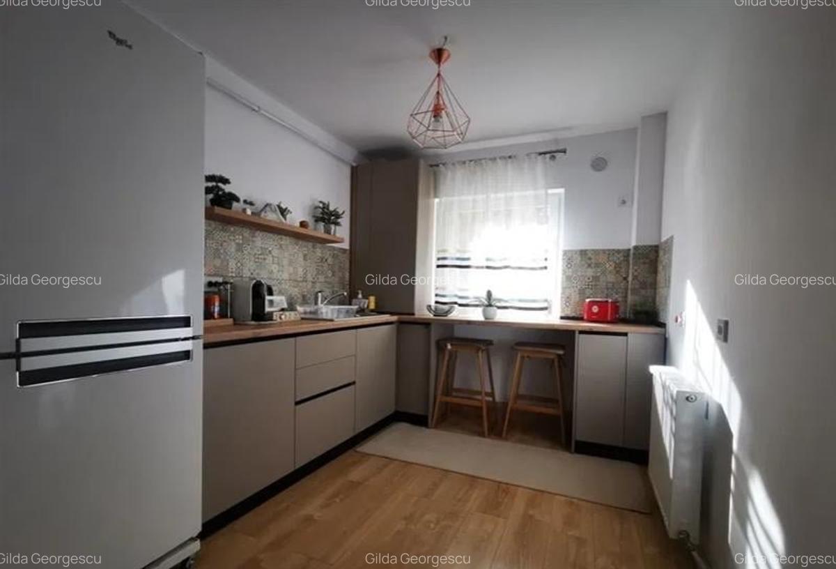 Apartament cu 3 camere decomandat în Răcădău - 2
