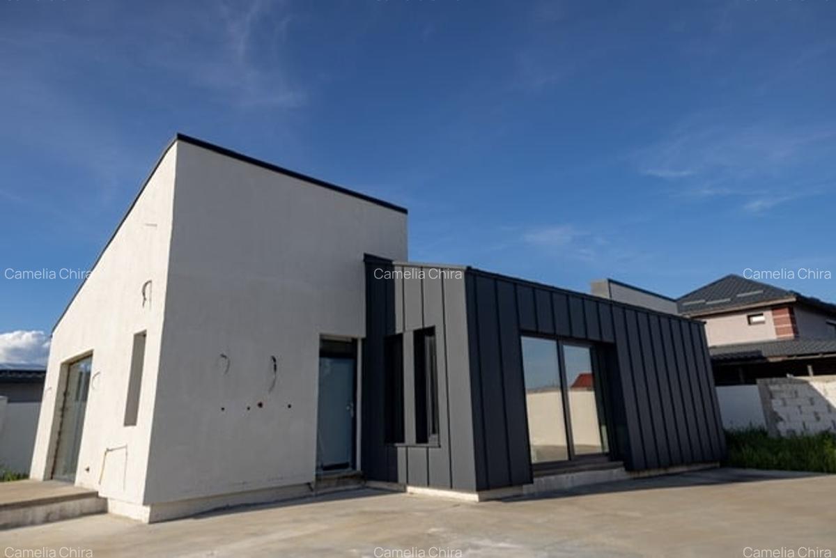 Casă cu 3 camere în Mocira - 1