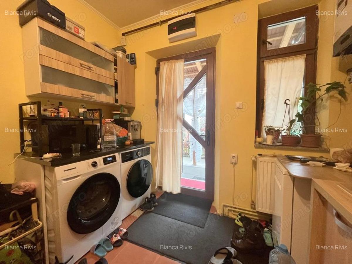 Casa cu 3 camere, curte comuna, zona Mehala - 11