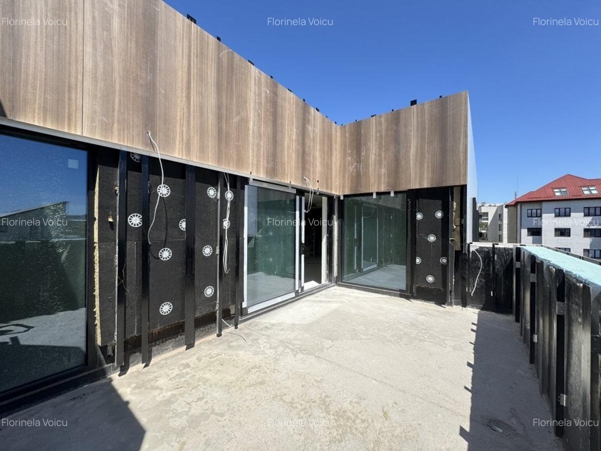 Duplex cu 3 camere de vanzare  Marriot  13 Septembrie - 8