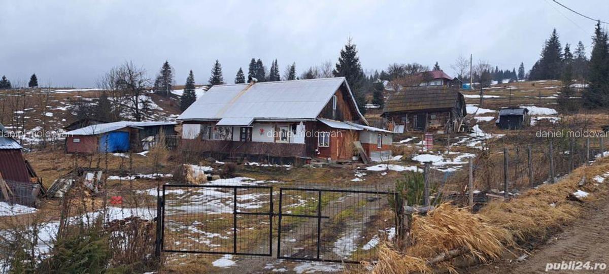 Vand casa ?i teren 3892m - 2
