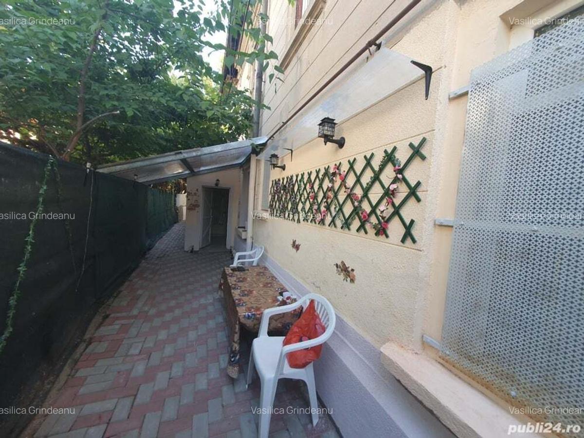 Vand apartament in casa boiereasca zona bisericii Madona Dudu - 5
