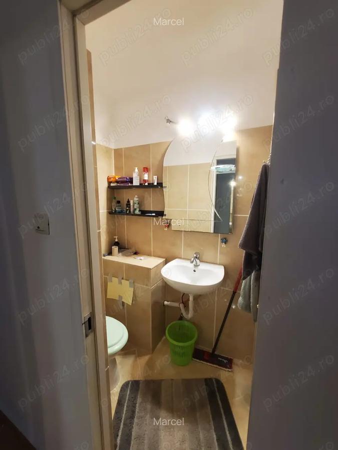 Vanda schimb apartament 3 camere, decomandat, 2 balcoane, 2 bai, 4 4 - 4