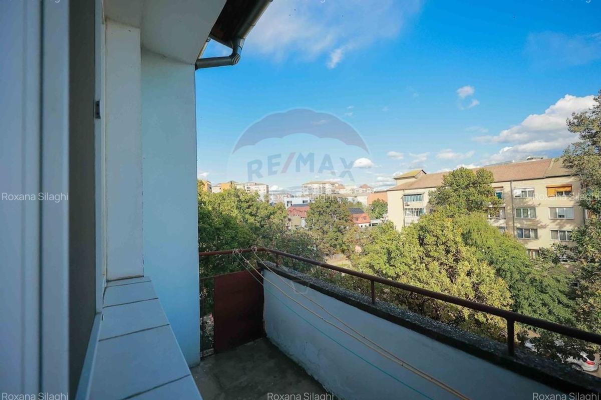 Apartament cu 3 camere de vanzare, zona Rogerius - 13