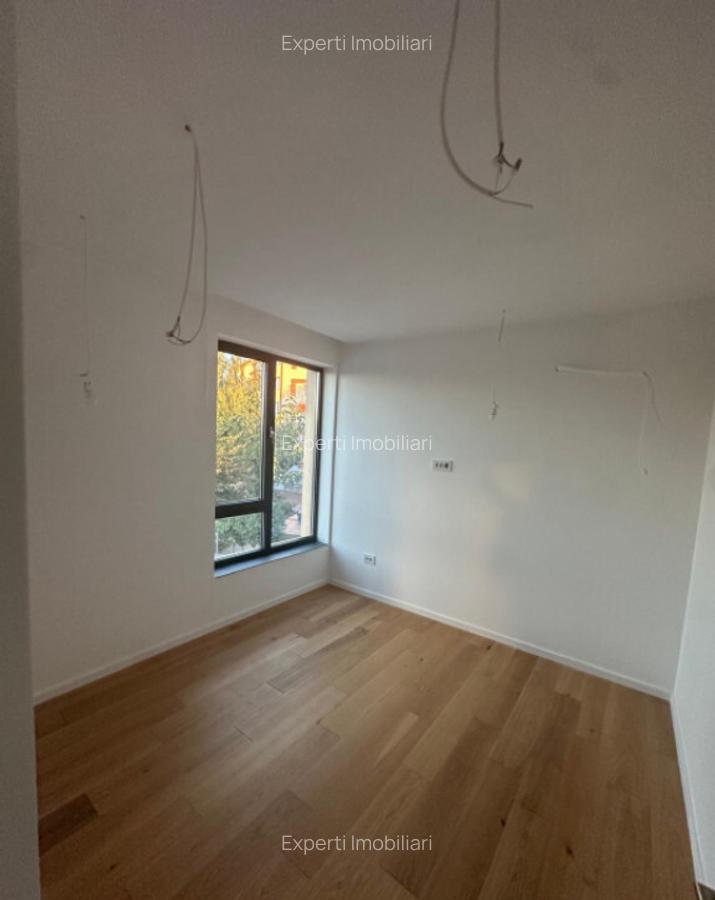 Vila deosebita de vanzare - zona Mamaia Nord pe malul laculu - 5