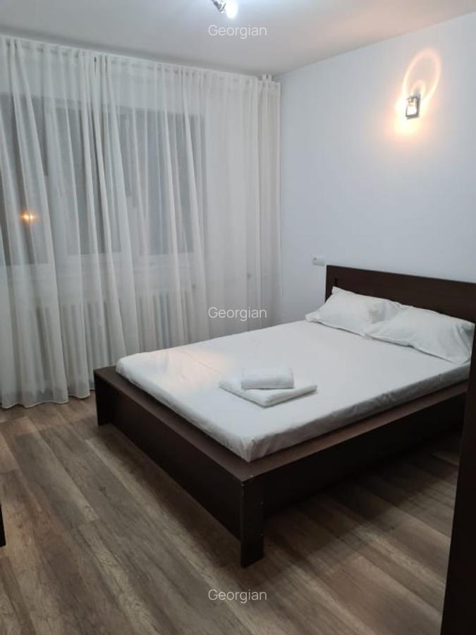 Apartament 3 camere de închiriat - 1