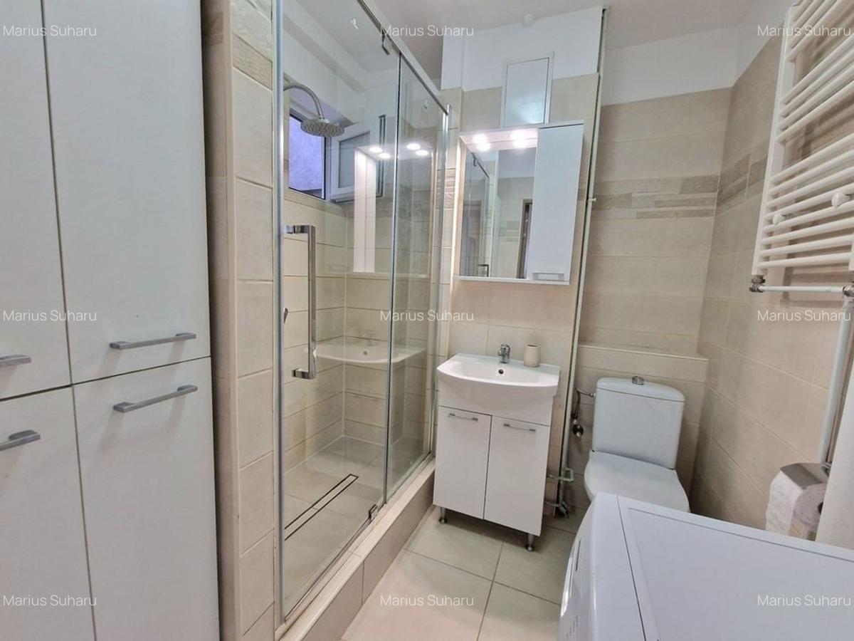 Apartament cu 3 camere semidecomandat, mobilat în Circumvalațiunii - 8
