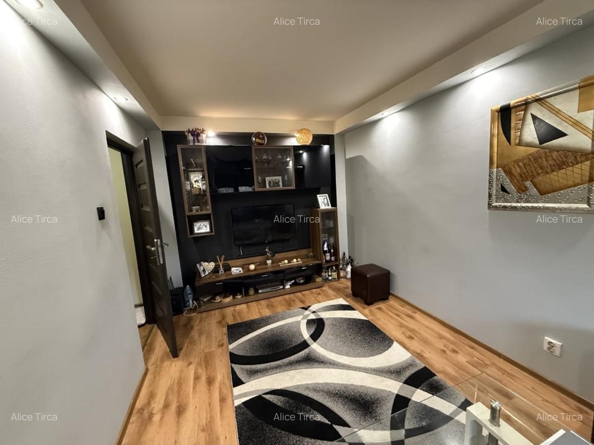 Apartament 3 camere, decomandat, 66.8 mp, Craiovita Noua, zona Niela - 2