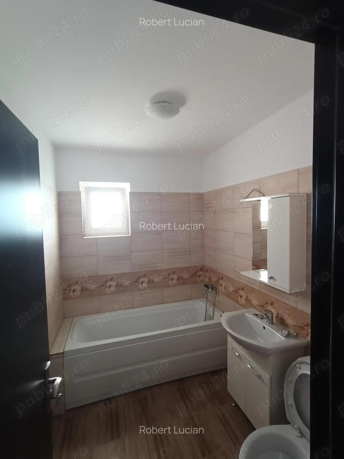 Inchiriez apartament 3 camere - 5