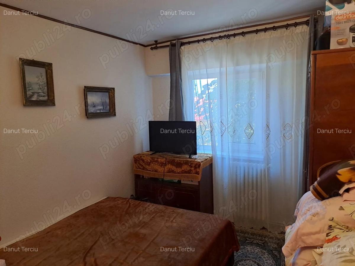 Vand schimb cu 1, 2 cam. parter - apartament 4 cam, et.3, ultracentral Bucecea, 68.900 euro neg. - 4