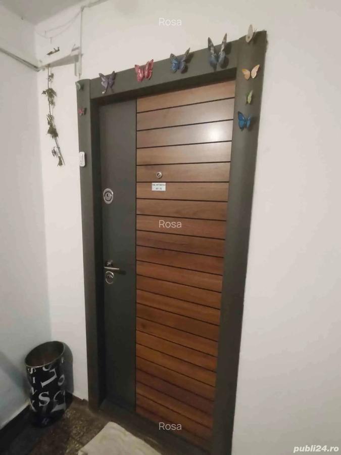 Proprietar Vand Apartament 4 camere, 65 m, balcon, renovat, mobilat, Bulevardul 1 Decembrie 1918 - 19 Proprietar Vand Apartament 4 camere, 65 m, balcon, renovat, mobilat, Bulevardul 1 Decembrie 1918 - 19