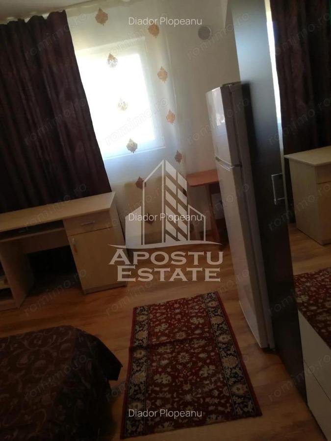 Garsoniera, 20 mp, mansarda, zona Lipovei - 2