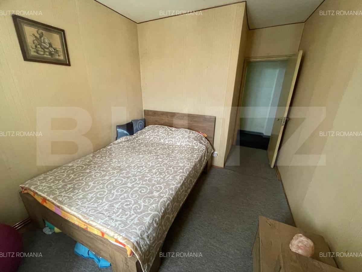 Apartament de vanzare, cu 3 camere, decomandat, 87 mp, zona Gara - 8