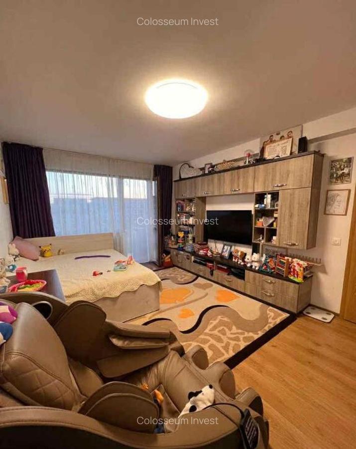 Apartament 2 camere, decomandat - zona Tractorul - 1