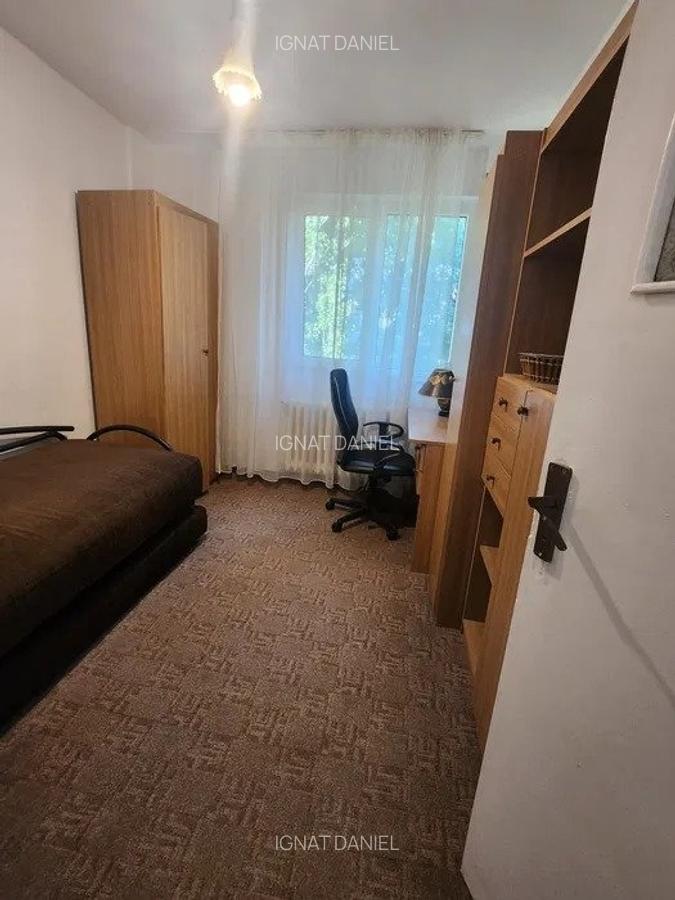 Apartament cu 2 camere, decomandat, etajul 3/4, zona Podu Ros - 3