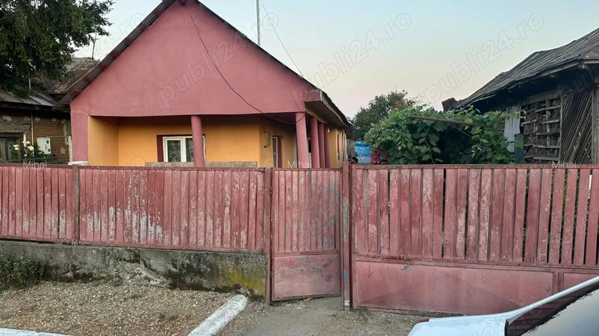 Casa de vanzare cu teren 65e m2 - 2