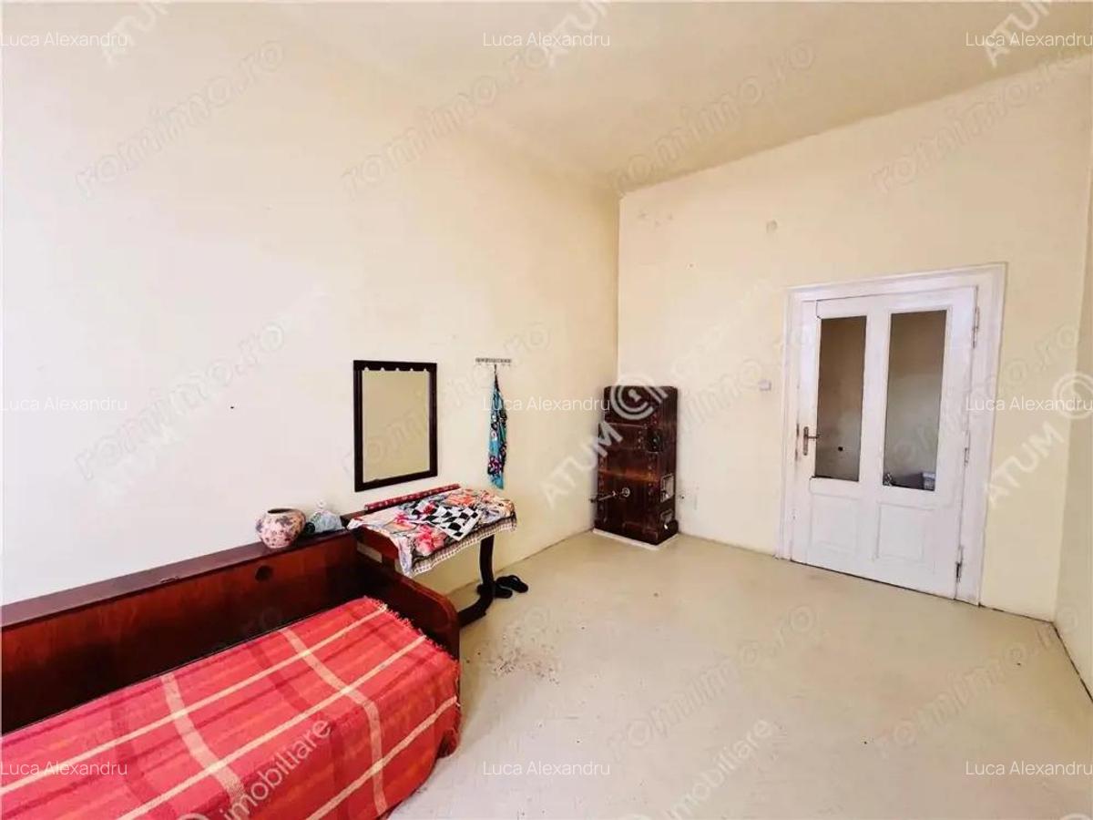 Apartament la casa cu 3 camere pivnita zona ultracentrala Sibiu - 2