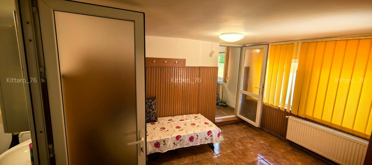 Casa Breaza , situata in zona de deal ,in mijlocul naturii ,spectacol de lumini - 9