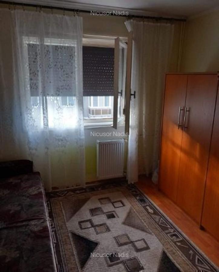 Apartament de vânzare - 3