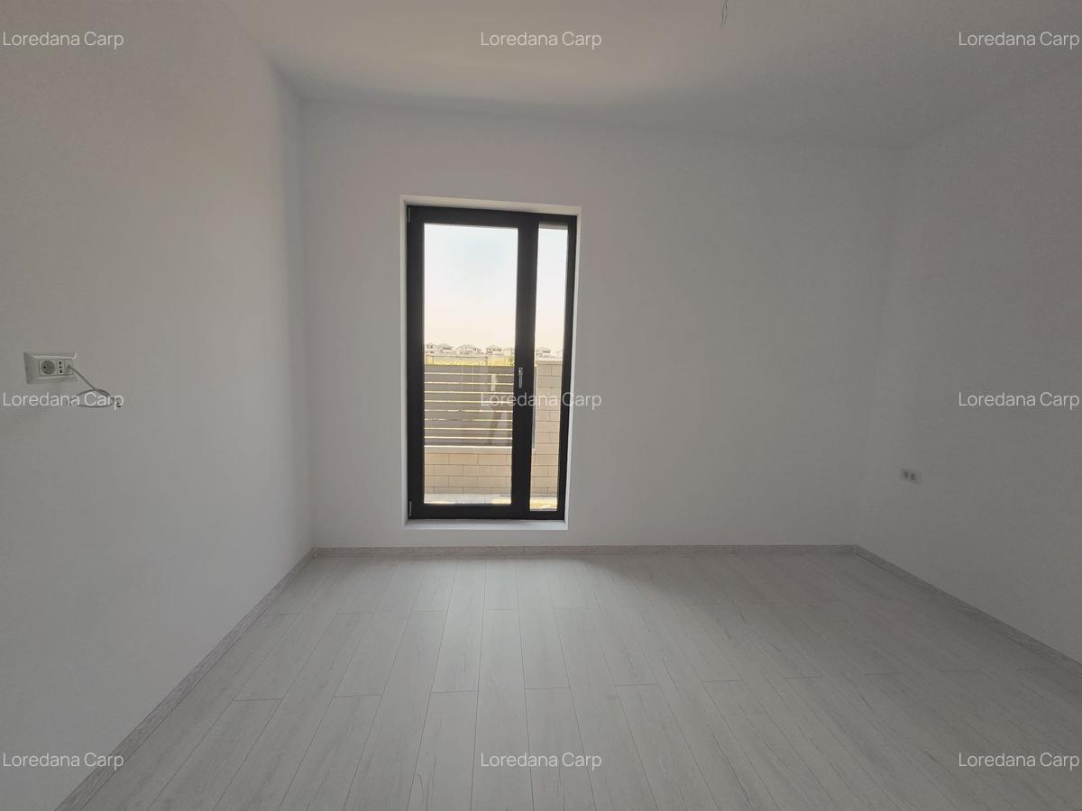 Casa individuala - 4 camere - panouri solare - gaz- curent - 5 min de STV - pod - 10