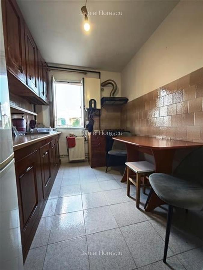 Vanzare apartament 2 camere, zona Scriitorilor, etajul 3/4 - 3