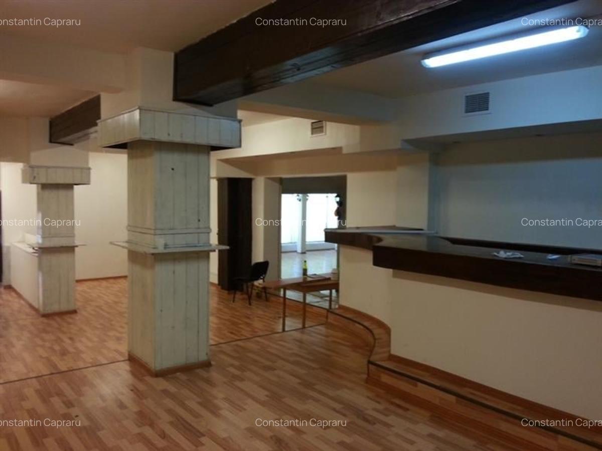 Vanzare cladire pretabila restaurant sau birouri - 4