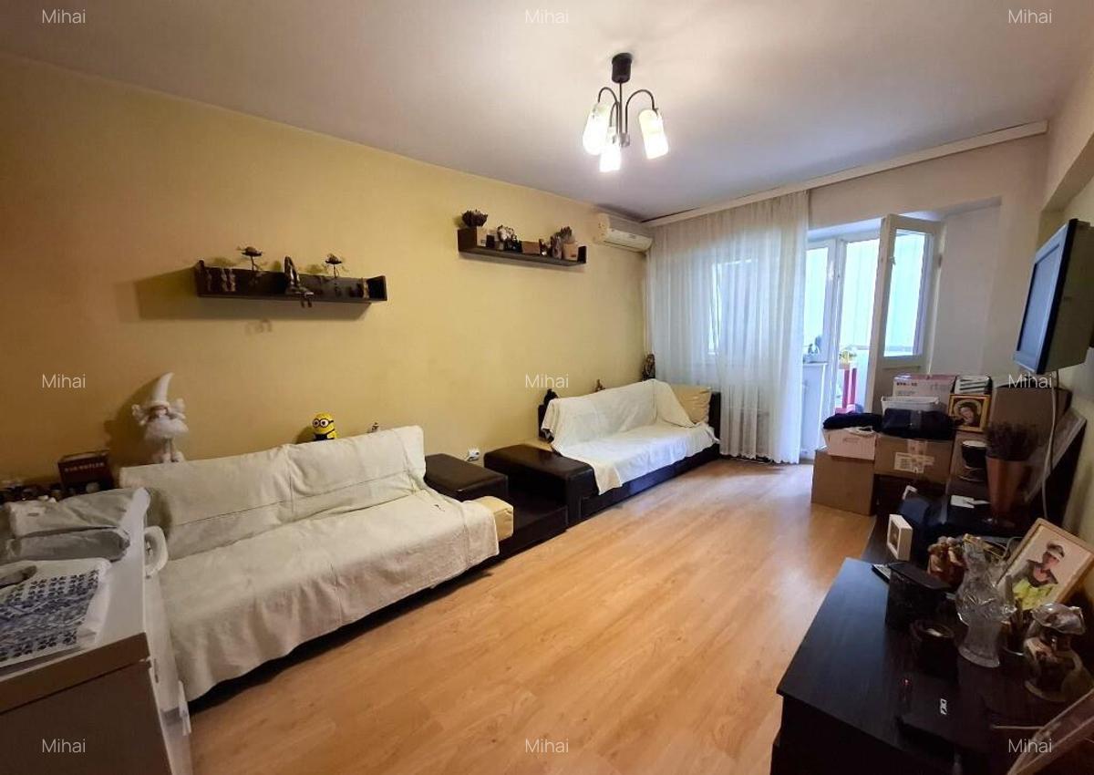 De vanzare Apartament 3 camere, central, Foc?ani Etaj 1 - 1