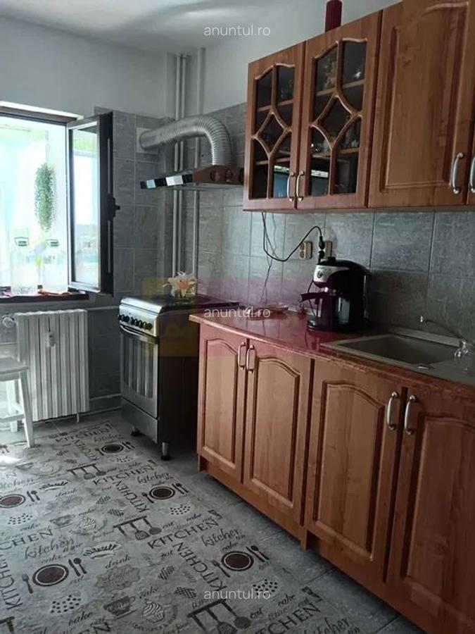 Vanzare apartament cu 3 camere Unirii stradal - 1