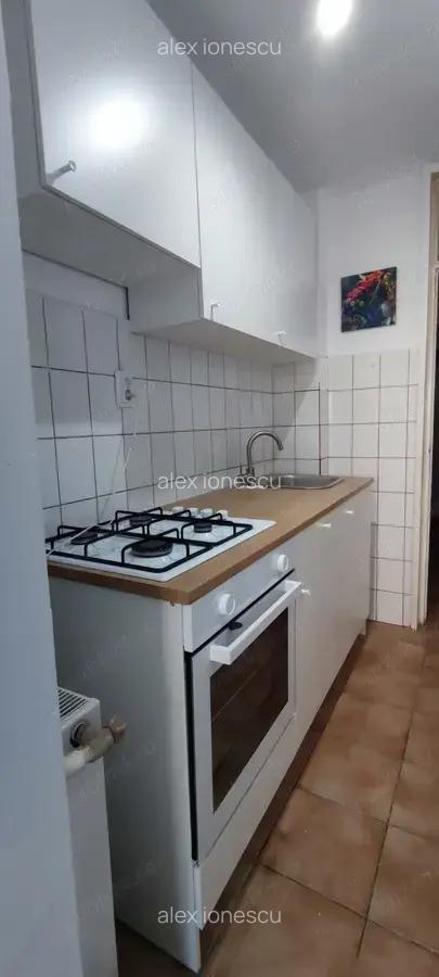 Teiul Doamnei, Domino, - 3