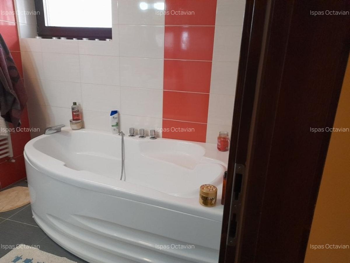 De vanzare casa cu 5 camere, Sangeorgiu de Mures, Cartierul Rozelor - 9