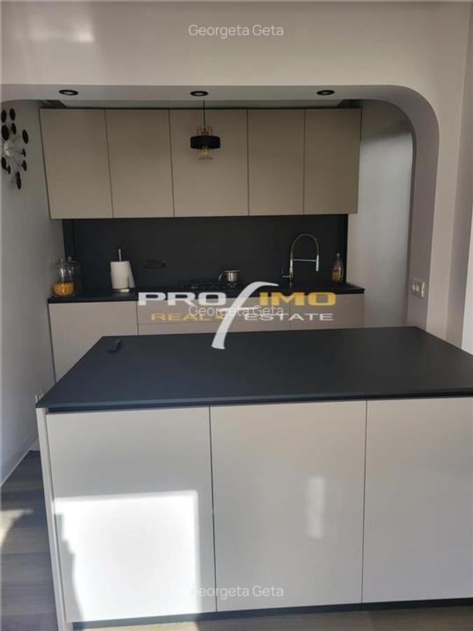Faleza Nord - Bld.Mamaia - vila D+P+M cu 4 camere garaj si dependinte - 11