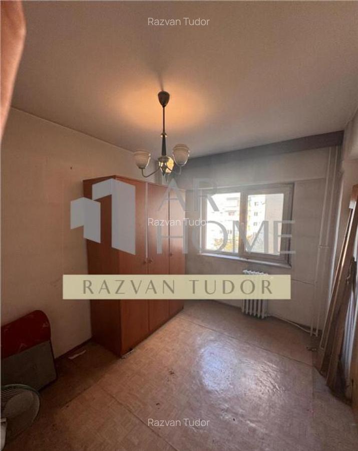 Apartament 4 camere , P-ta Mihai Viteazul , boxa proprie , z - 4 Apartament 4 camere , P-ta Mihai Viteazul , boxa proprie , z - 4