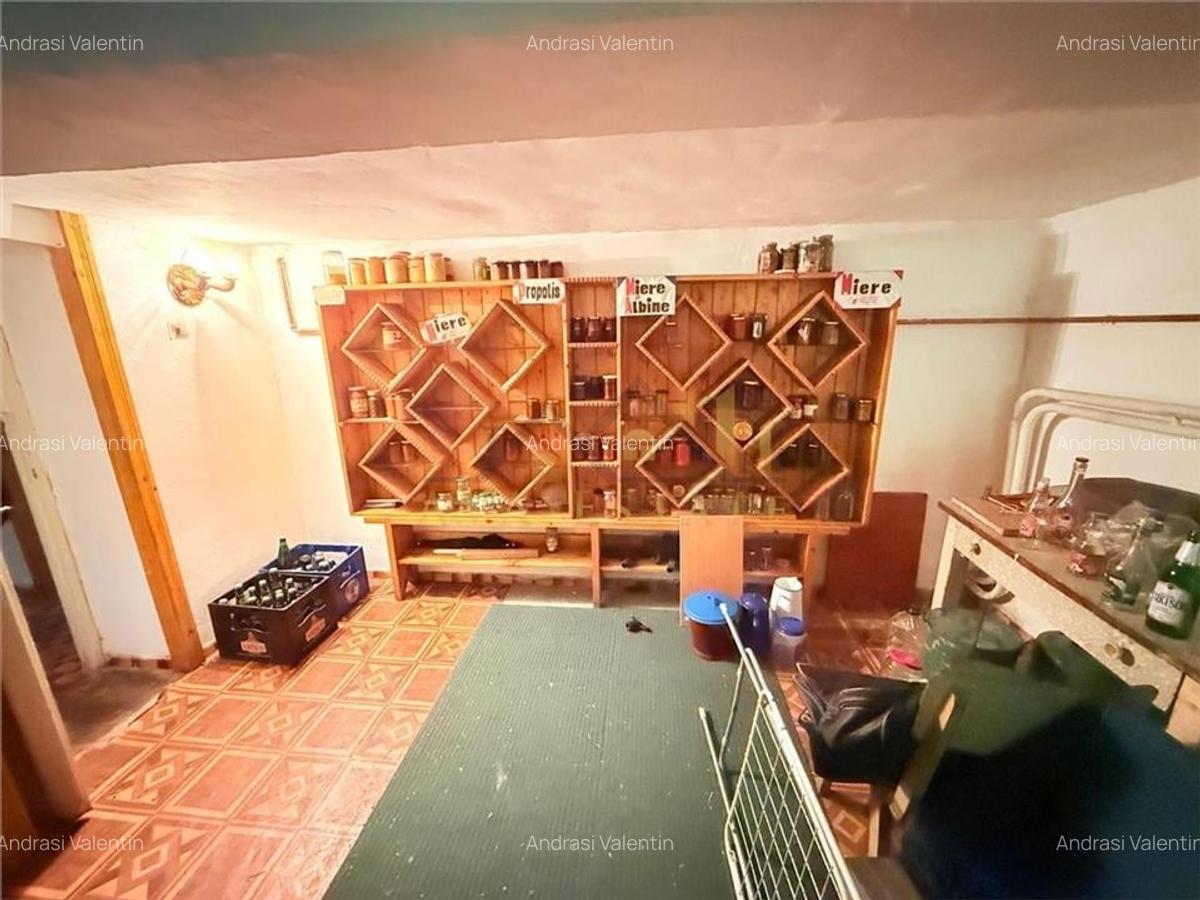 Casa individuala 9 camere, 3 bai, garaj, teren 350 mp - Zona Cetatii/ Hotel MERC - 14 Casa individuala 9 camere, 3 bai, garaj, teren 350 mp - Zona Cetatii/ Hotel MERC - 14