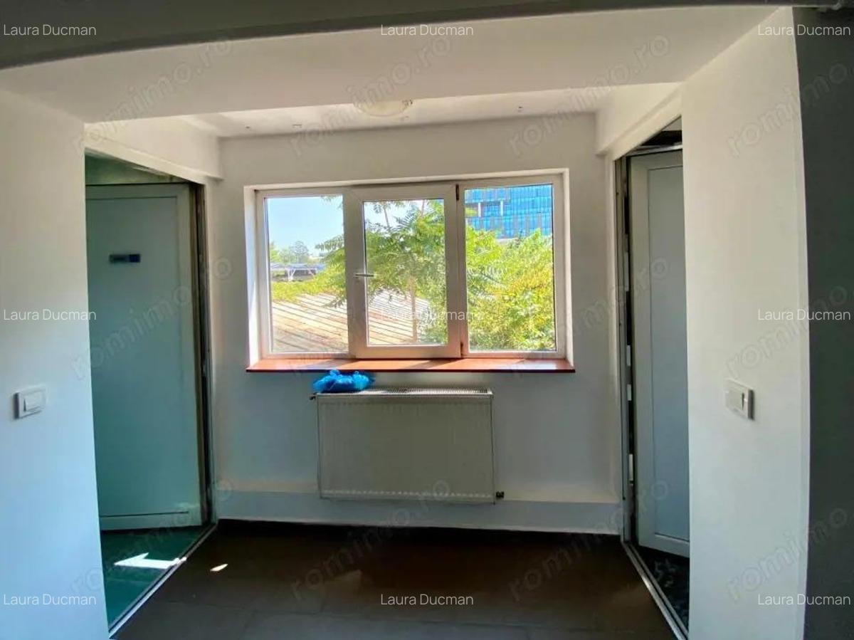 Spatiu comercial, stradal, de inchiriat - 20