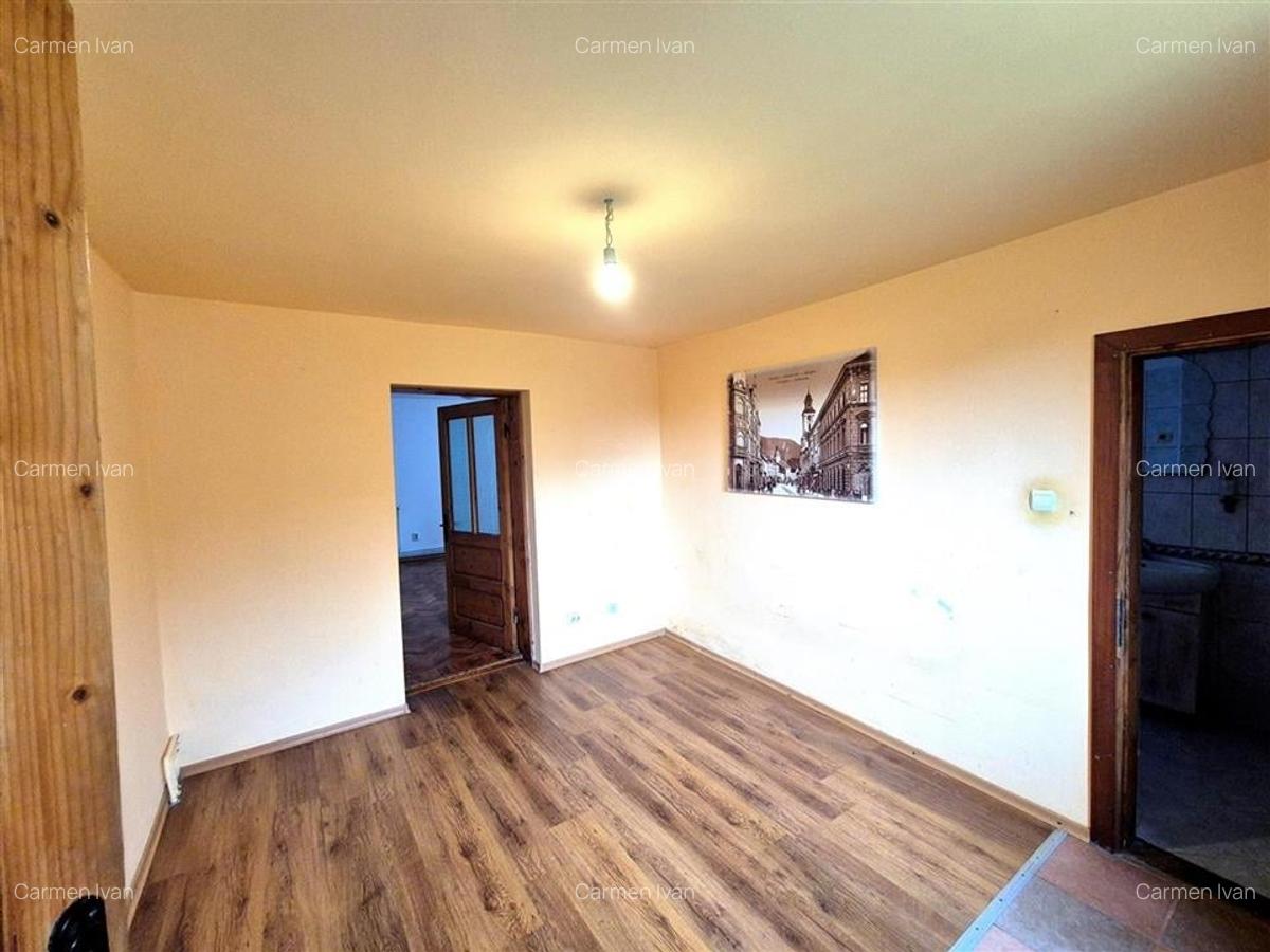 Casa individuala cu curte, 5 camere, cartier Noua - 5
