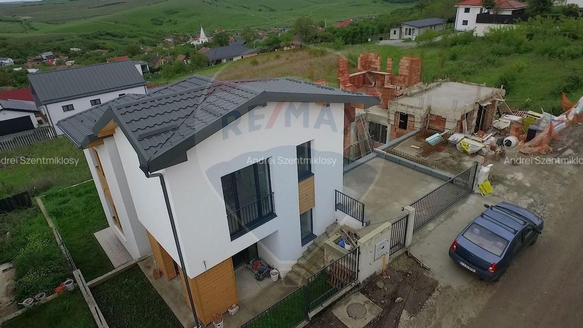 Casa individuala, arhitectura moderna, compartimentare superba, com 0 - 9