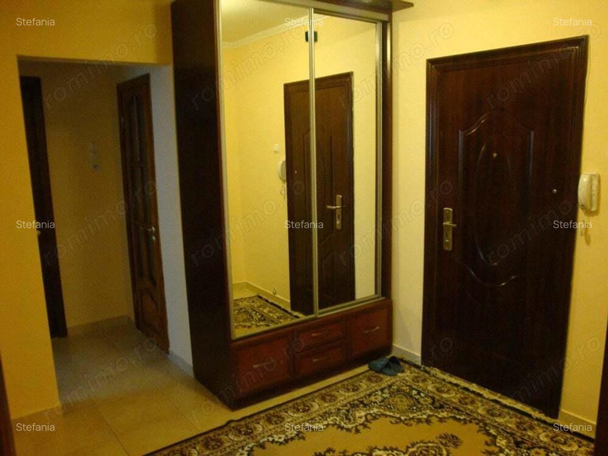 Va propunem spre inchiriere un apartament cu 2 camere, decomandat, situat in zona Brancoveanu - 3