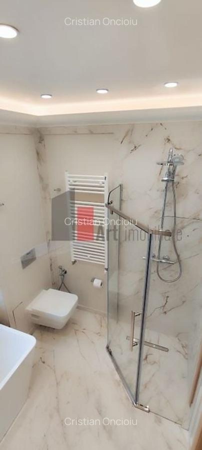 Apartament cu 3 camere semidecomandat în P-ța Victoriei - 19