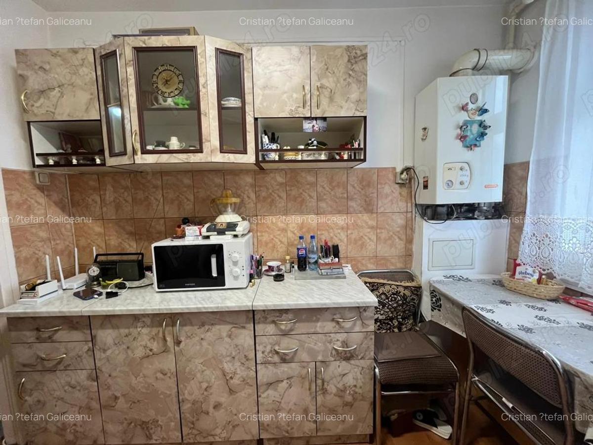 Apartament 3 camere etajul 7 de vanzare, Zona Saturn - 14