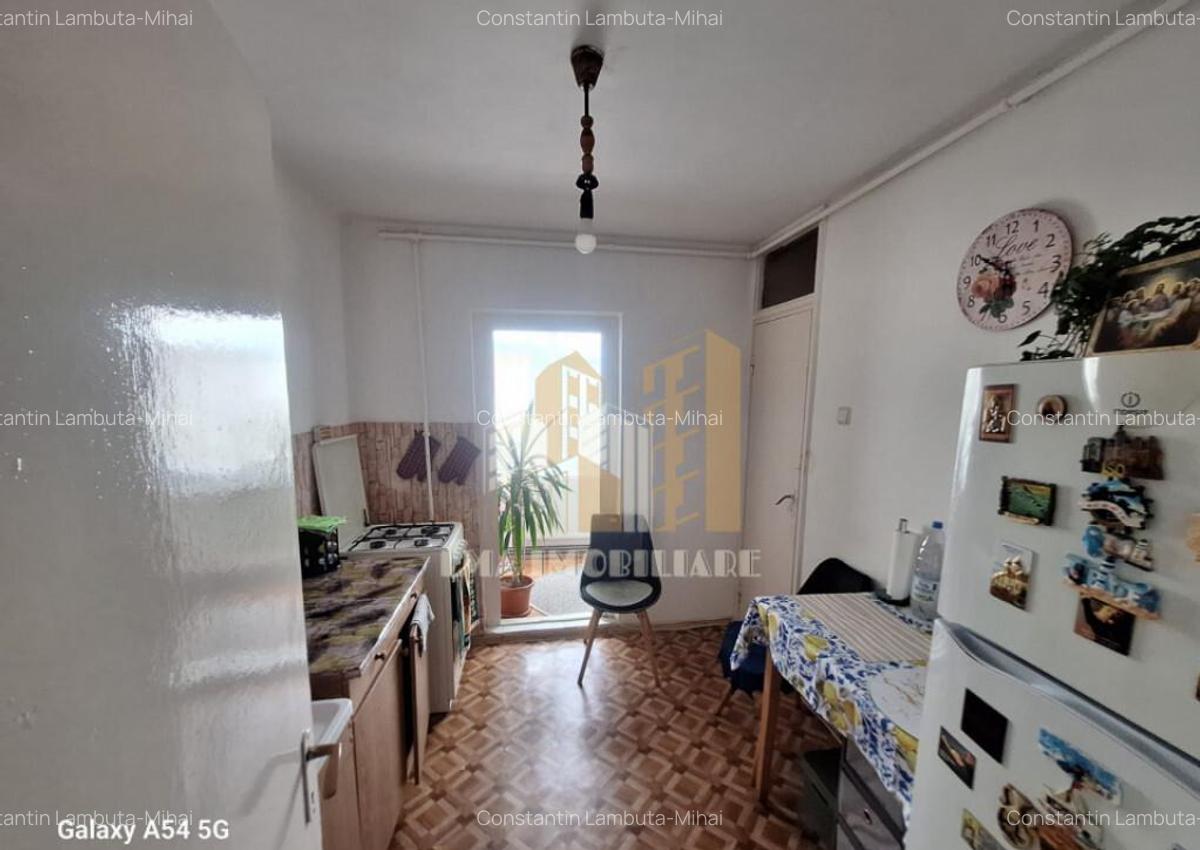 Apartament 2 camere decomandat Strada Bronzului Tractoru Bra - 4