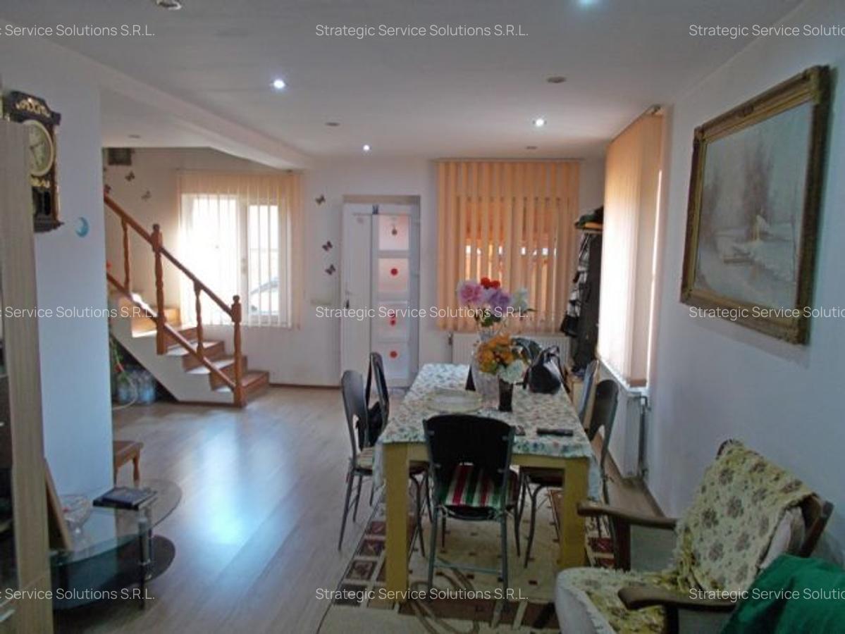 Vila, P+M, Giroc, vatra satului, 5 camere, teren 274mp - 1