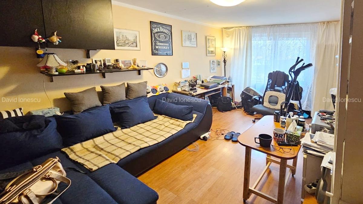 Apartament 3 camere de vanzare Sebastian, etaj 1, 2 bai, parcare - 1