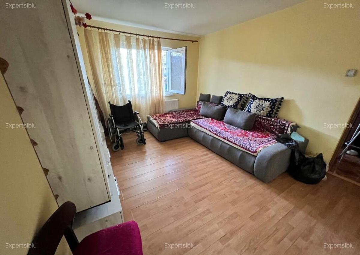 Apartament 2 camere semidecomandat,zona Calea Cisnadiei - 5