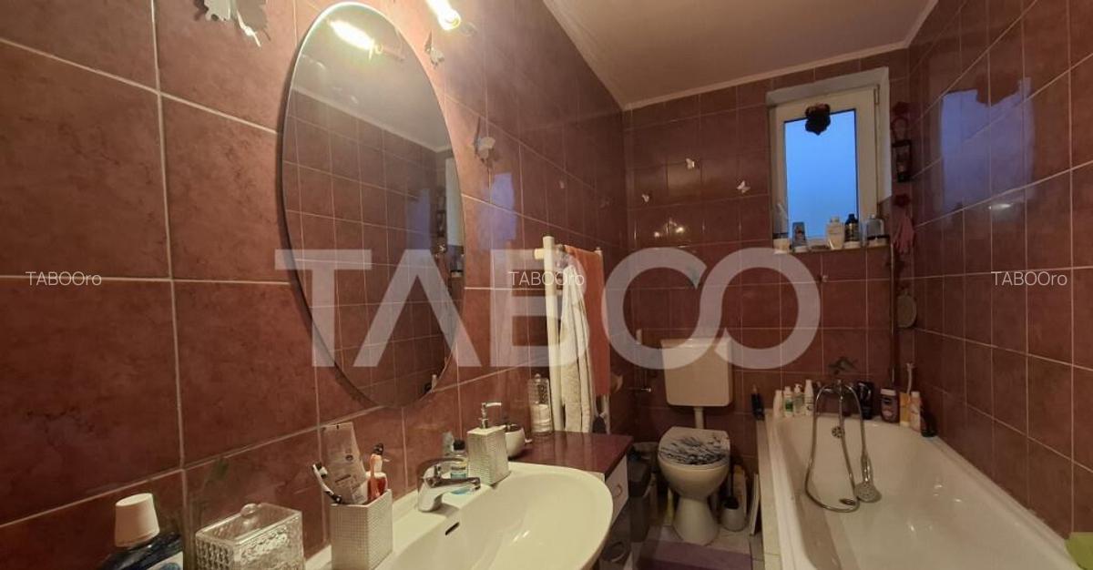 Apartament 3 camere de vanzare decomandat 98 mp zona Selimba - 1