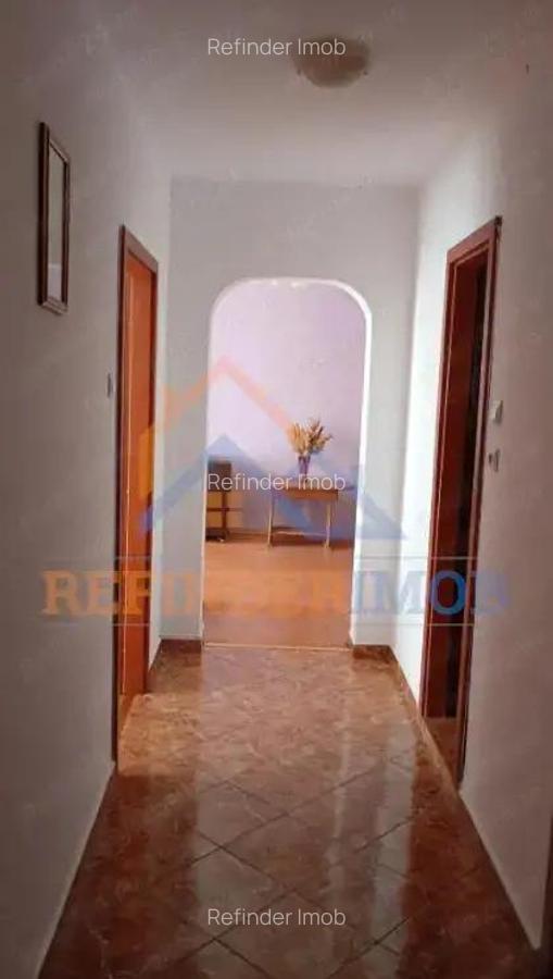 Vanzare apartament 2 camere, zona Margeanului, sector 5 - 8