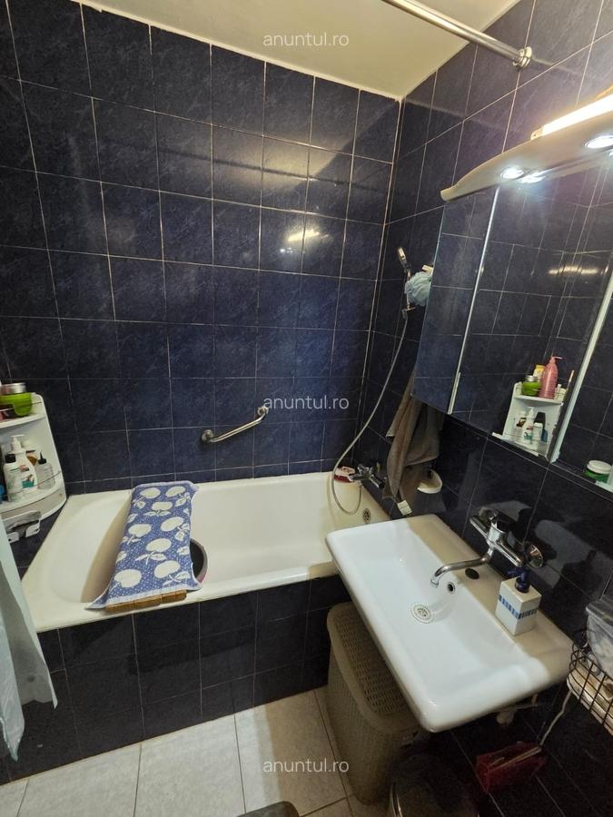 Vacaresti, Piata Timpuri Noi - 17