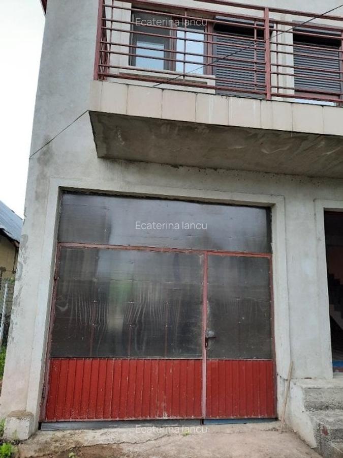 Casă cu 6 camere în Românești - 3