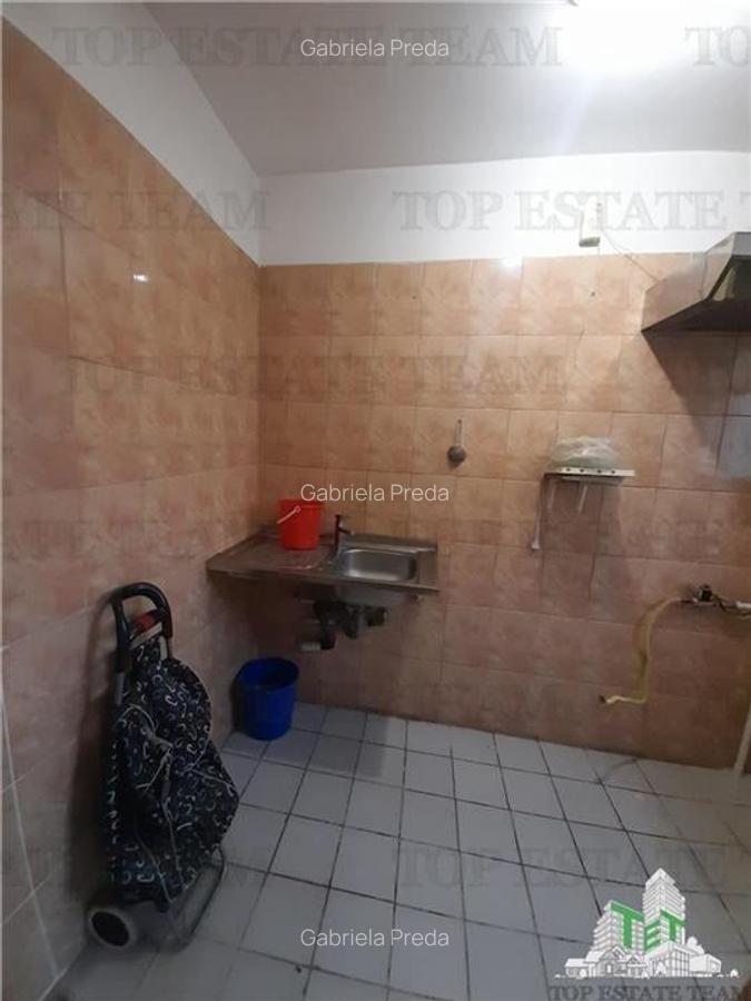 Bd Basarabiei -Parcul National- Vanzare  Garsoniera in bloc  Anvelopat-Libera - 6