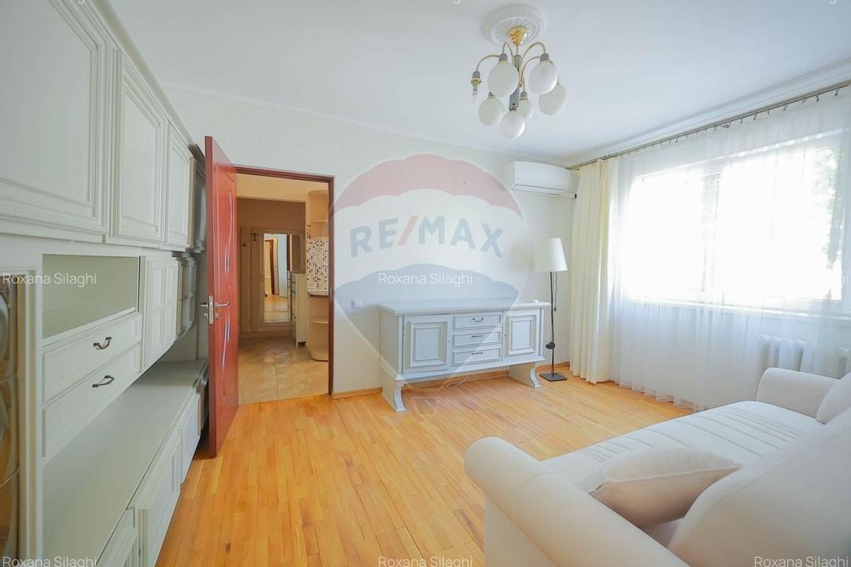 De vanzare Apartament cu 2 camere, etaj 2, str. Grigore Ureche - 11