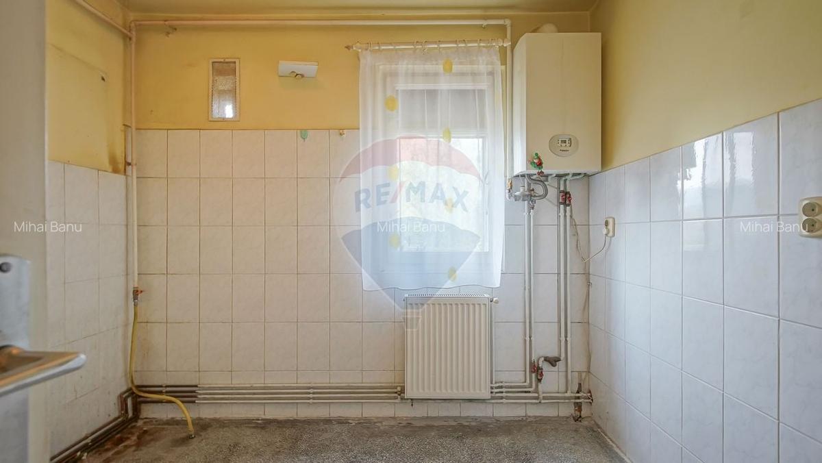 Garsoniera luminoasa,decomandata, bloc de apartamente, strada Soarelui - 15